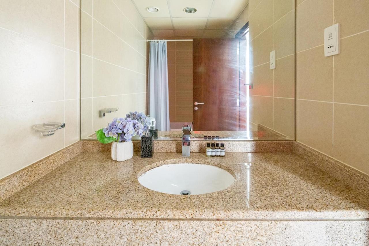 Frank Porter - Goldcrest Executive Dubai Exterior foto